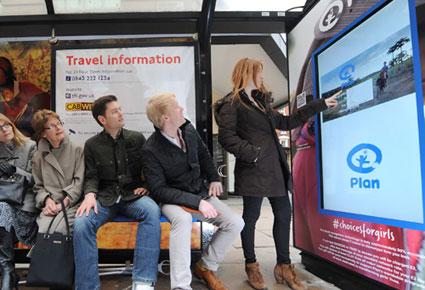 لوحات إعلانية بريطانية تكشف جنس الجمهور